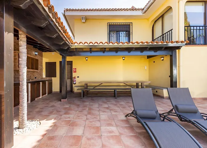 Home2book Charming Haven Bbq & Pool, Chalé